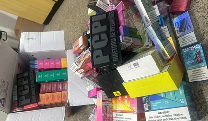 Quase 200 cigarros eletrônicos são apreendidos em casa que funcionava como 'centro de distribuição' na Zona Sul de Teresina (Foto: Divulgação/Polícia Civil) Quase 200 cigarros eletrônicos são apreendidos em casa que funcionava como 'centro de distribuição' na Zona Sul de Teresina (Foto: Divulgação/Polícia Civil)