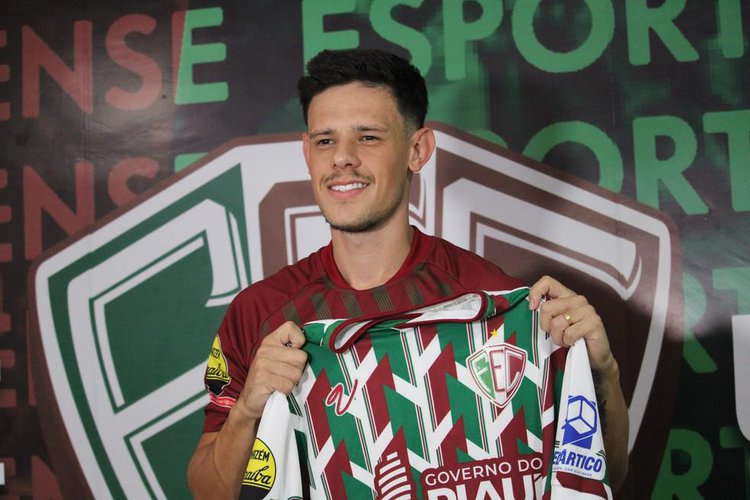 Rhuan, lateral-esquerdo do Fluminense-PI, é o novo reforço do Altos.