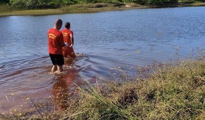 Vítima estava desaparecida desde quinta-feira (3) e foi encontrada por moradores da região (Foto: Reprodução corpo de bombeiros) Vítima estava desaparecida desde quinta-feira (3) e foi encontrada por moradores da região (Foto: Reprodução corpo de bombeiros)