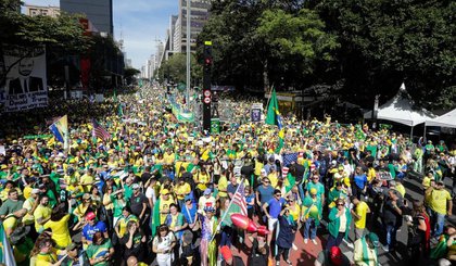 Apoiadores de Bolsonaro lotam a Paulista em manifestação. (Foto: Edilson Dantas/O Globo) Apoiadores de Bolsonaro lotam a Paulista em manifestação. (Foto: Edilson Dantas/O Globo)