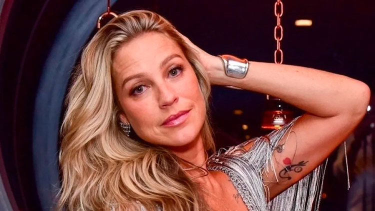 Atriz fala sobre amores, libido, padrões e comédia em nova fase de vida em Portugal