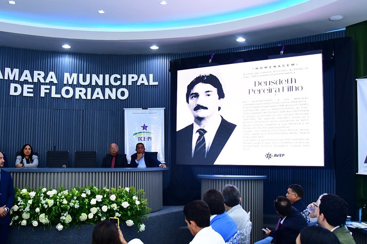 AVEP presta homenagem a ex-presidente e vereador Deusdedit Pereira Filho