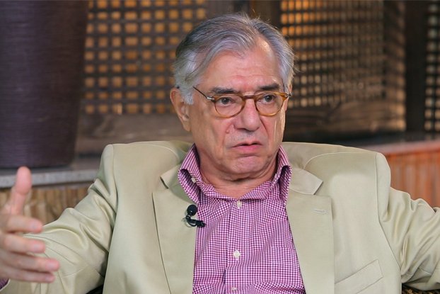Cientista político José Álvaro Moisés destaca a necessidade de reforma para fortalecer democracia.
