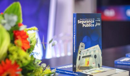 De periodicidade semestral, a publicação propõe reflexões sobre temas contemporâneos e relevantes da área da segurança pública e da defesa social. (Foto: Divulgação/Governo do Piauí)