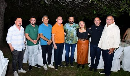 Evento dos 96 anos da cidade reúne lideranças e reforça articulações em torno do futuro senador (Foto: Instagram David Cury) Evento dos 96 anos da cidade reúne lideranças e reforça articulações em torno do futuro senador (Foto: Instagram David Cury)