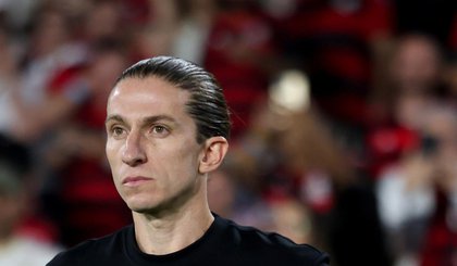 Filipe Luís em jogo do Flamengo (Foto: Gilvan de Souza/Flamengo)