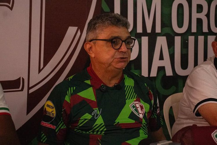 Flávio Araújo, técnico do Fluminense-PI, emprestado ao Teresina
