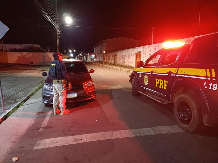Homem é detido com carro de locadora com registro de apropriação indébita na BR-343, em Amarante