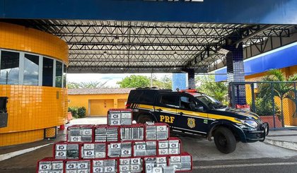 Mais de meia tonelada de cocaína é apreendida entre caixas vazias em caminhão em Piripiri (Foto: Reprodução) Mais de meia tonelada de cocaína é apreendida entre caixas vazias em caminhão em Piripiri (Foto: Reprodução)
