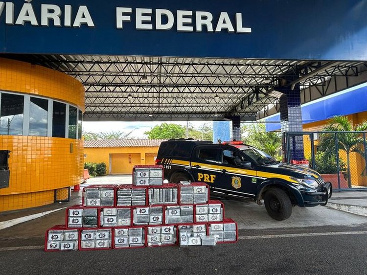 Mais de meia tonelada de cocaína é apreendida entre caixas vazias em caminhão em Piripiri