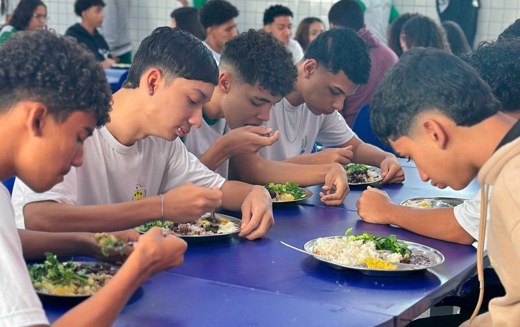 Mais que refeição: um compromisso com a formação integral