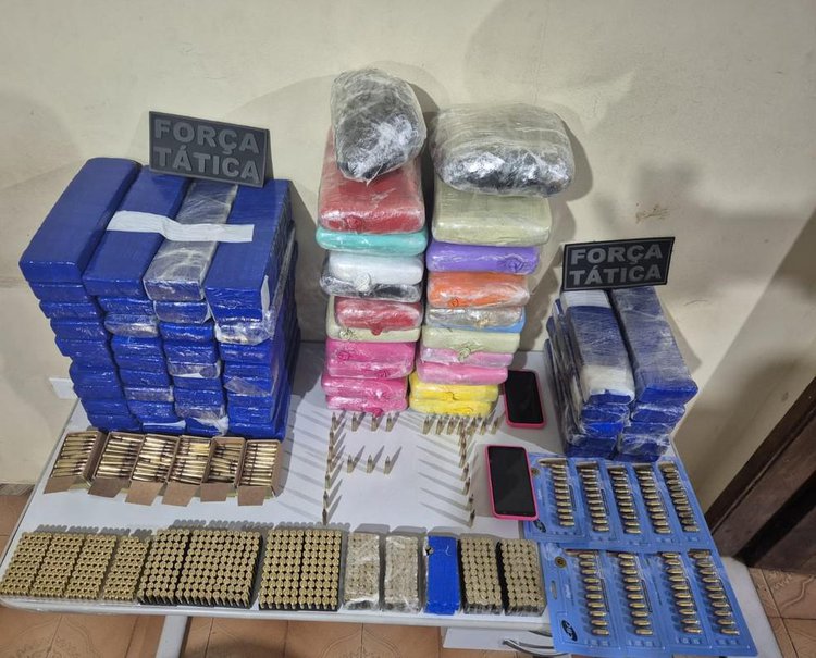 Mulheres são presas com mais de mil munições e 62 kg de drogas em Paulistana.