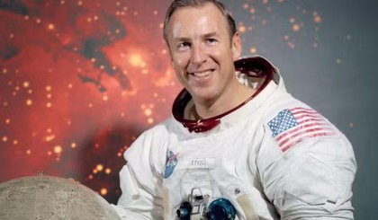 O astronauta Jim Lovell, que morreu, aos 97 anos, nos EUA: símbolo da resistência norte-americana (Foto: Divulgação/Nasa) O astronauta Jim Lovell, que morreu, aos 97 anos, nos EUA: símbolo da resistência norte-americana (Foto: Divulgação/Nasa)