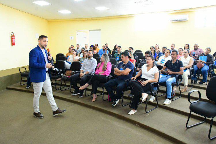 Prefeitura de Floriano e Sebrae realizam oficina sobre Compras Governamentais.
