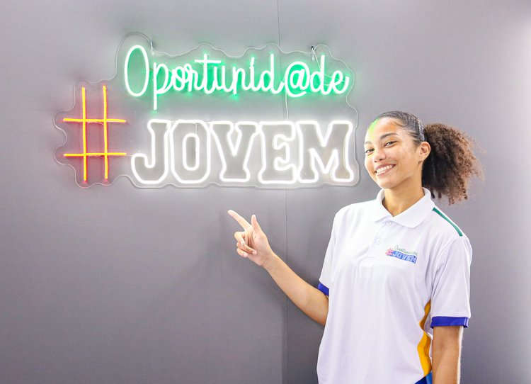 Seduc realiza pagamento de mais de 4 mil bolsas do Programa Oportunidade Jovem.