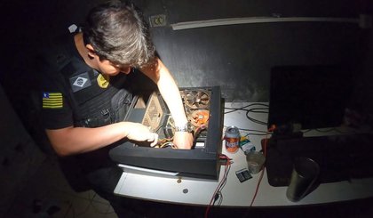 Suspeito de invadir sistemas e emitir decisões falsas com credencial de juiz do Piauí é preso (Foto: Divulgação/Polícia Civil) Suspeito de invadir sistemas e emitir decisões falsas com credencial de juiz do Piauí é preso (Foto: Divulgação/Polícia Civil)