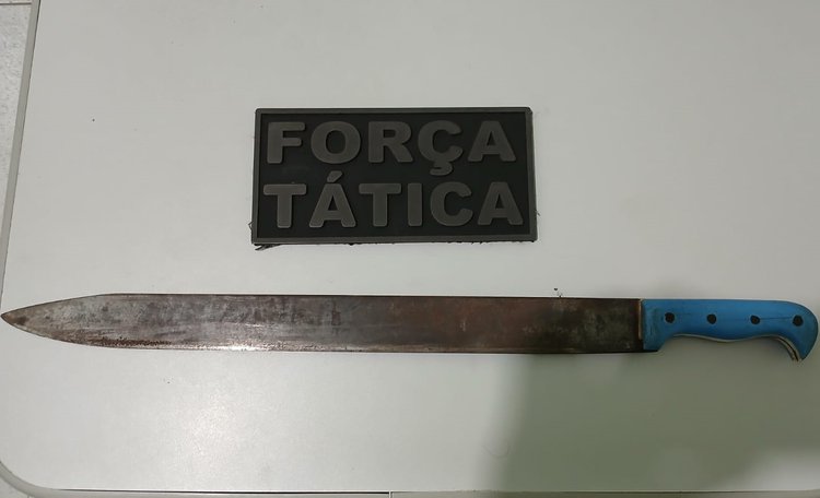 Suspeito de tentativa de homicídio é preso após se esconder em caixa d'água