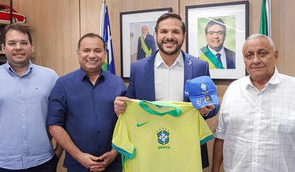 Troféu da Série B do Piauiense homenageará Washington Bandeira (Foto: Assessoria FFP) Troféu da Série B do Piauiense homenageará Washington Bandeira (Foto: Assessoria FFP)