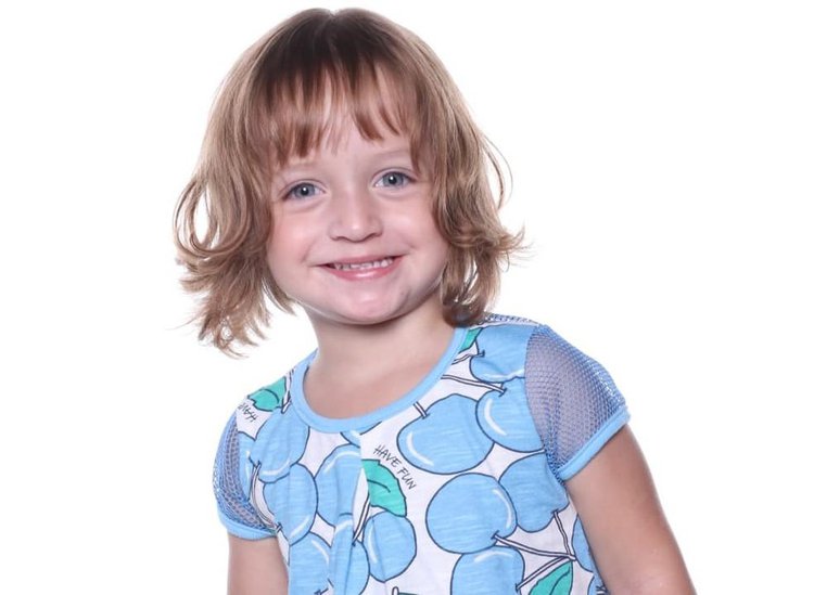 Alice Brasil, de 4 anos, morreu após penteadeira cair sobre ela dentro de escola em Teresina