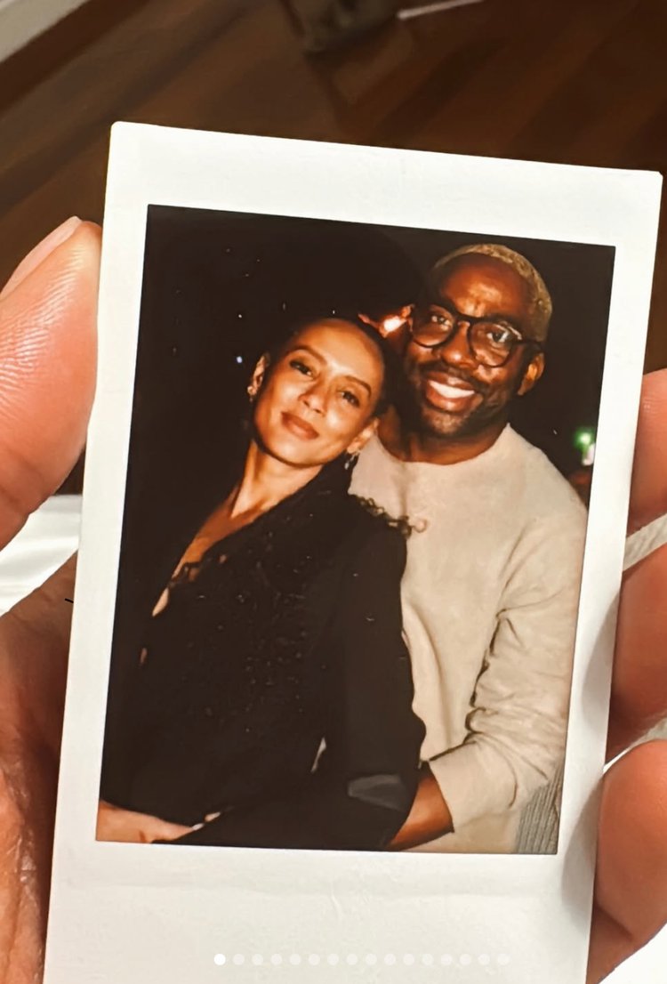 Casal celebra 21 anos de união com declarações românticas e troca de homenagens nas redes sociais