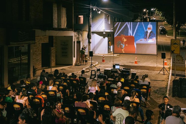 Cine Solar exibe filmes gratuitos em Teresina nesta terça (30).