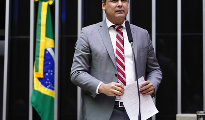 Deputado Lindbergh Farias, líder do PT na Câmara. (Foto: Reprodução/Câmara dos Deputados) Deputado Lindbergh Farias, líder do PT na Câmara. (Foto: Reprodução/Câmara dos Deputados)