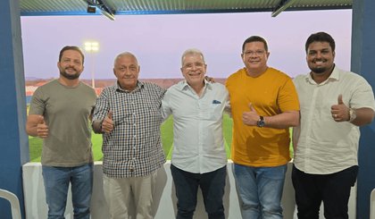 Dirigentes da FFP incentivam futebol de base no interior do Piauí. (Foto: Assessoria FFP) Dirigentes da FFP incentivam futebol de base no interior do Piauí. (Foto: Assessoria FFP)