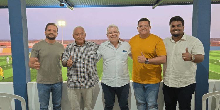 Dirigentes da FFP incentivam futebol de base no interior do Piauí.