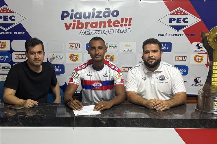 Piauí anuncia contratação do zagueiro Leandro Amorim para 2026.