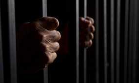 Homem que espancou esposa até a morte é condenado a 25 anos de prisão
