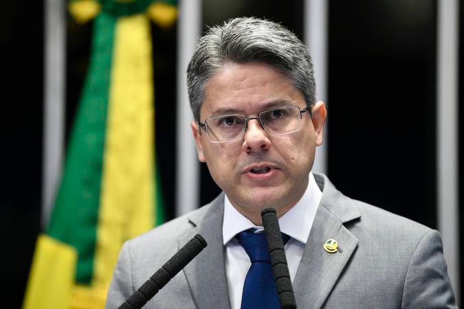 Relator da PEC da Blindagem prepara parecer pela rejeição na CCJ do Senado