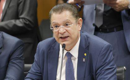 Sóstenes relatou que Hugo Motta solicitou seu retorno na segunda-feira (8) para conversas com outros líderes sobre a anistia.