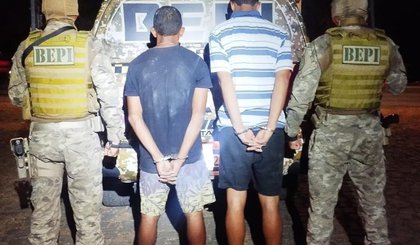 Suspeitos de atuar como ‘disciplina’ do Bonde dos 40 são presos com arma artesanal em Teresina (Foto: Divulgação / PM-PI) Suspeitos de atuar como ‘disciplina’ do Bonde dos 40 são presos com arma artesanal em Teresina (Foto: Divulgação / PM-PI)