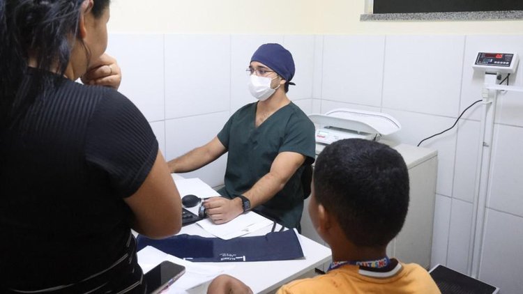 "Teste do bracinho" será obrigatória em consultas pediátricas para crianças a partir dos 3 anos.