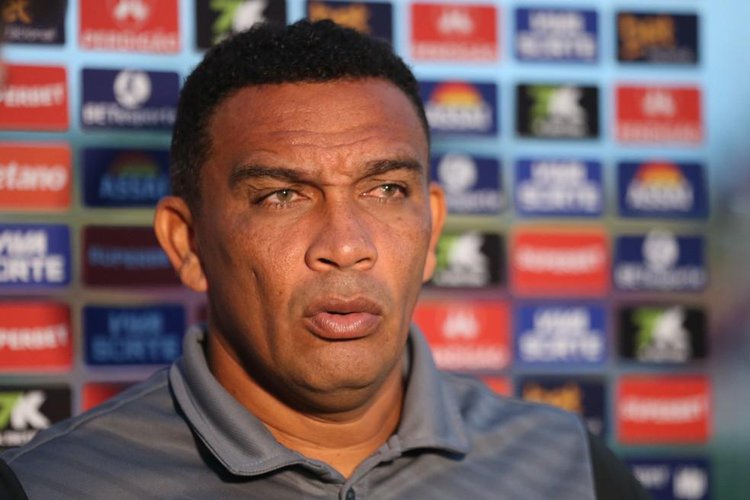 Zé Augusto, novo técnico do Altos