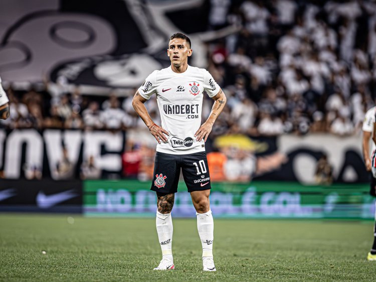 Corinthians quita dívida milionária com Matías Rojas.