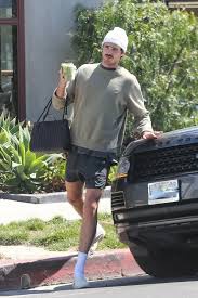 Essa bolsa que cabe tudo é o modelo favorito de celebridade como Jacob Elordi