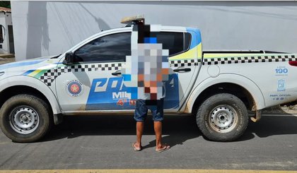 Homem é detido por importunação sexual em Pio IX. (Foto: Divulgação/Polícia Militar) Homem é detido por importunação sexual em Pio IX. (Foto: Divulgação/Polícia Militar)