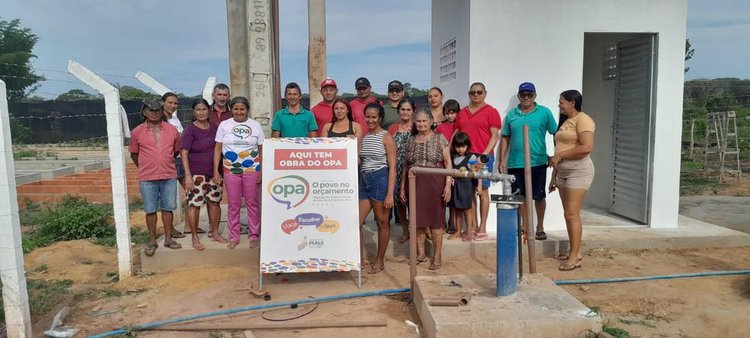 Moradores de Picos celebram investimento de R$ 268 mil em sistema de água.