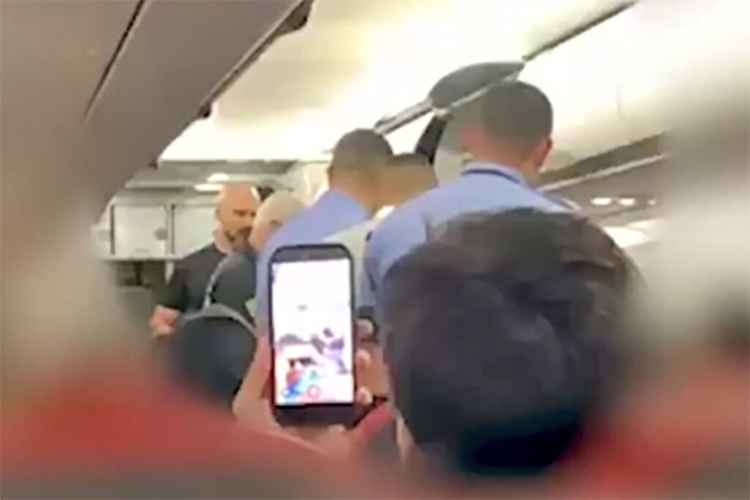 Passageiro é retirado de voo da Latam pela PF após se recusar a usar modo avião