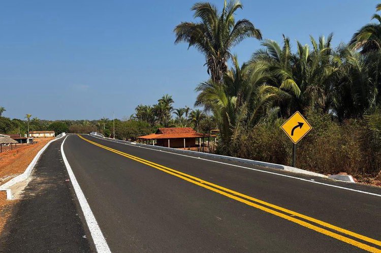 Pavimentação asfáltica entre as cidades de São João do Arraial e Matias Olímpio.
