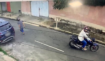 Policial e professora escapam de assalto em Teresina. (Foto: Reprodução/Redes sociais) Policial e professora escapam de assalto em Teresina. (Foto: Reprodução/Redes sociais)