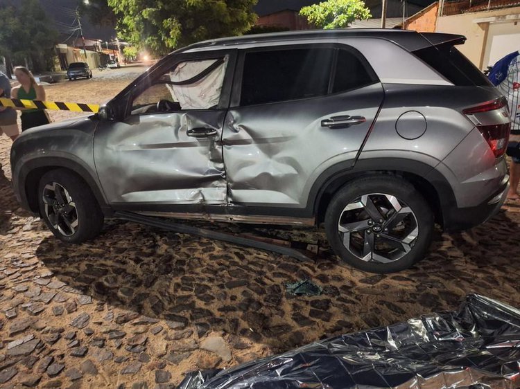 Acidente entre carro e moto deixa um jovem morto em Parnaíba.