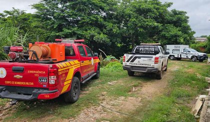 Corpo é encontrado em mata de Teresina após denúncia anônima. (Foto: Luana Fontenele) Corpo é encontrado em mata de Teresina após denúncia anônima. (Foto: Luana Fontenele)