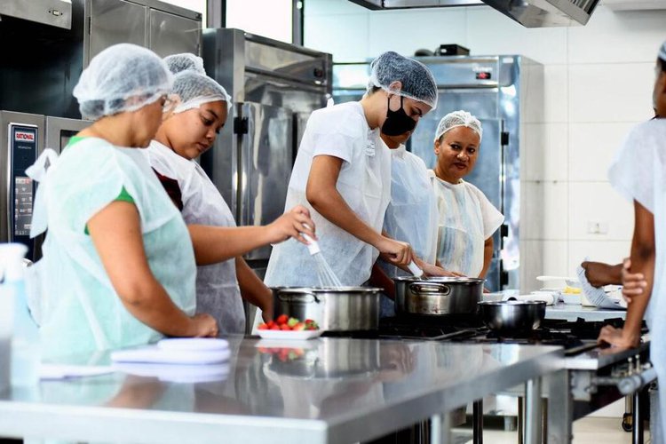 Cursos gratuitos no Piauí oferecem 264 vagas para mulheres.