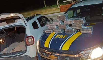 Polícia encontra mais de 26 kg de cocaína em fundo falso de veículo em Picos. (Foto: Divulgação/Polícia Rodoviária Federal) Polícia encontra mais de 26 kg de cocaína em fundo falso de veículo em Picos. (Foto: Divulgação/Polícia Rodoviária Federal)