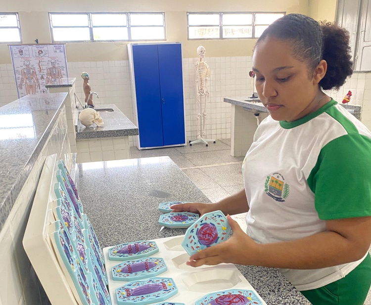 Com os novos materiais, estudantes ampliam as experiências de aprendizagem em aulas práticas.