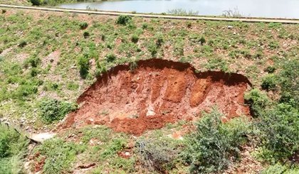 Defesa Civil emite alerta para saída imediata das famílias do entorno da Barragem do Campestre em Coronel José Dias; (Foto: Ascom Sedec) Defesa Civil emite alerta para saída imediata das famílias do entorno da Barragem do Campestre em Coronel José Dias; (Foto: Ascom Sedec)