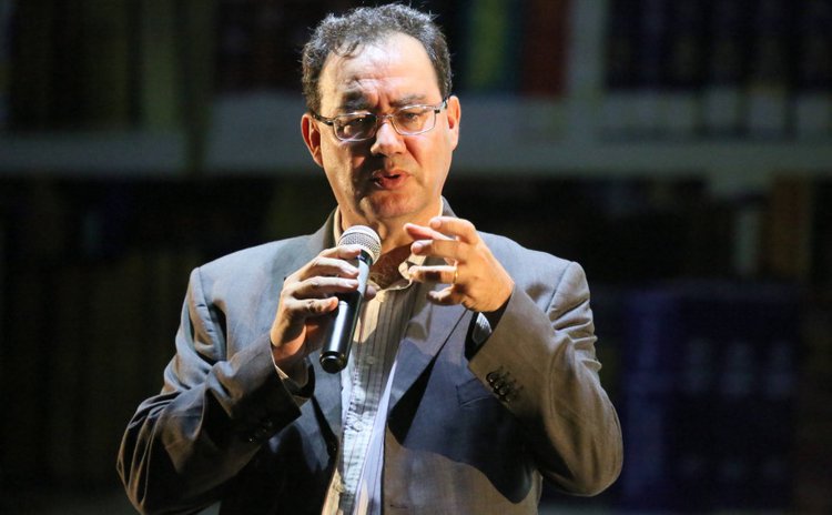 Escritor Augusto Cury se apresenta como pré-candidato à Presidência.