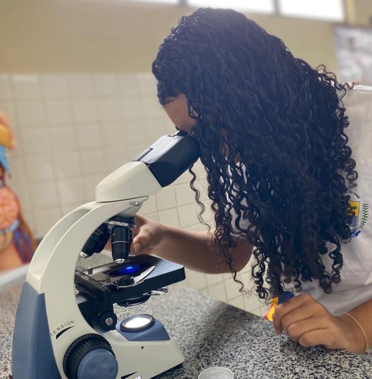 Governo do Estado moderniza laboratórios de Ciências em escolas de todo o Piauí.